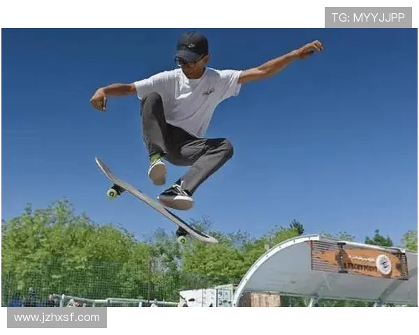 深圳极限运动队在滑板精英赛中以88分稳居积分榜首位 深圳极限运动队在滑板精英赛中以88分稳居积分榜首位