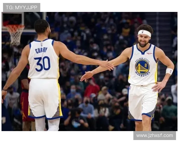 克莱汤普森：勇士队的三分射手与篮球场上的传奇故事