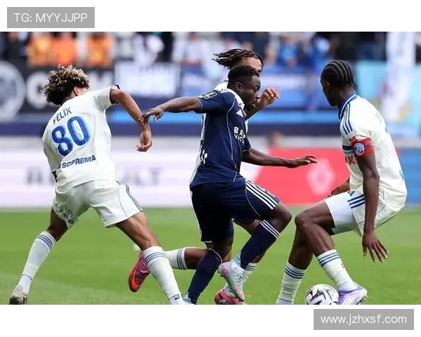 郎斯与洛里昂激战正酣谁能在法甲赛场上笑到最后