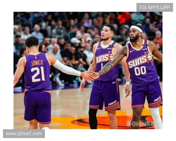 雷霆与雄鹿激战12月30日NBA赛场精彩对决引发球迷热议 雷霆与雄鹿激战12月30日NBA赛场精彩对决引发球迷热议